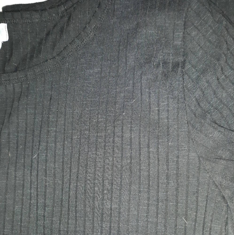 Solid black Gigi